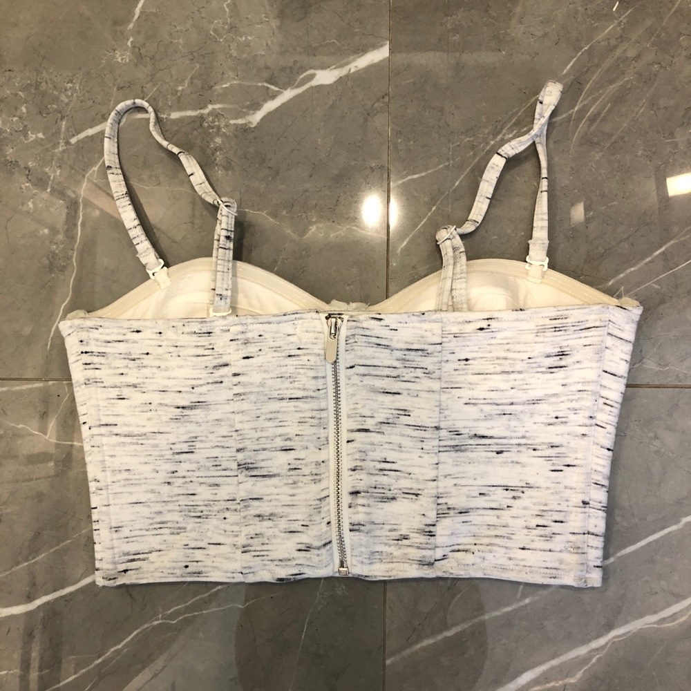 Women’s top - Picture 2 of 4